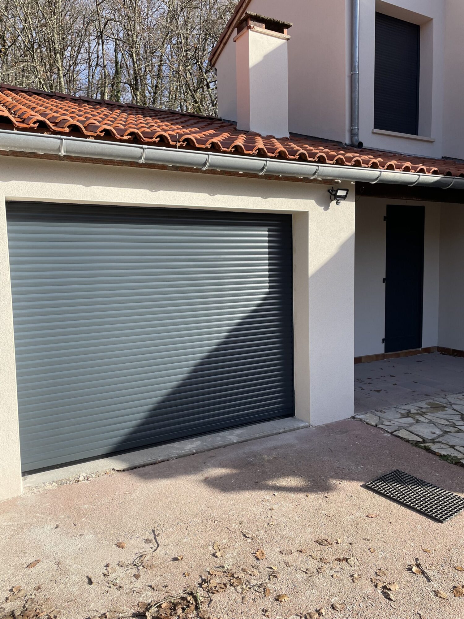 Porte de garage enroulable, menuiserie vente et installation, Tarn toulousain