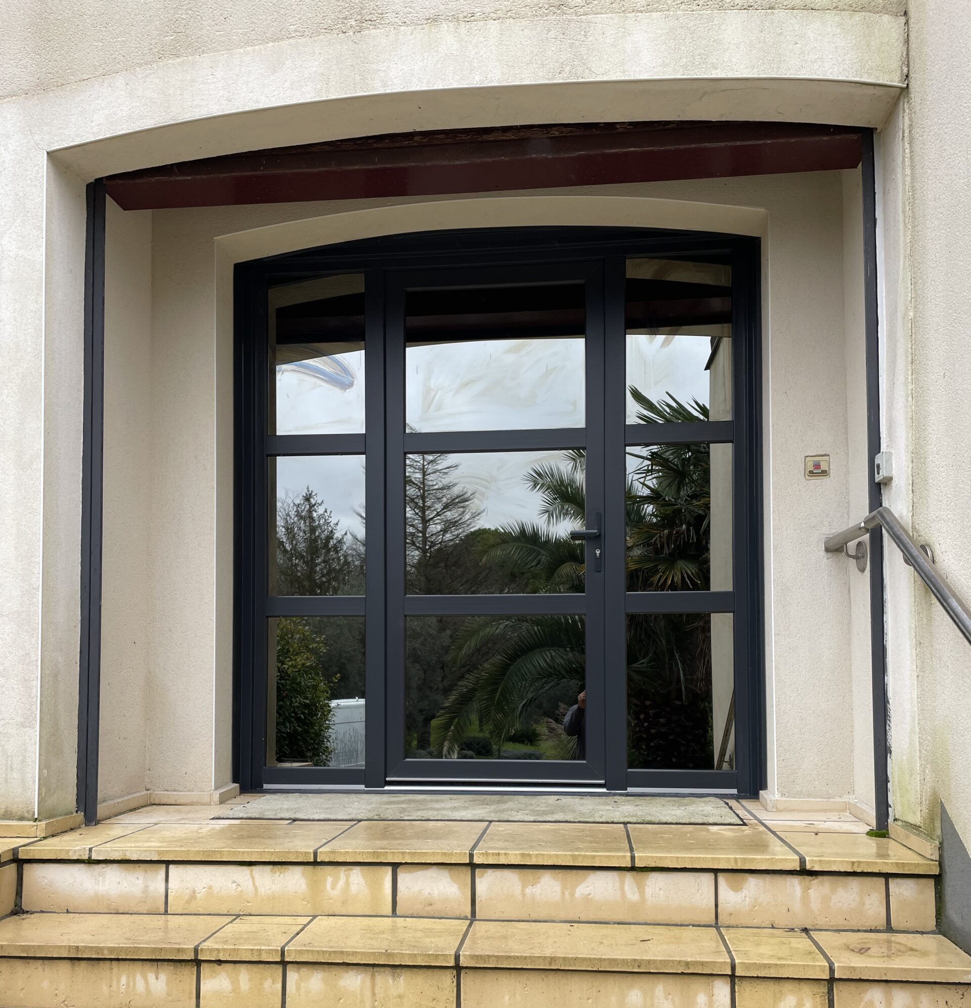 Menuiserie : porte d’entrée vitrée aluminium, vente et installation Tarn