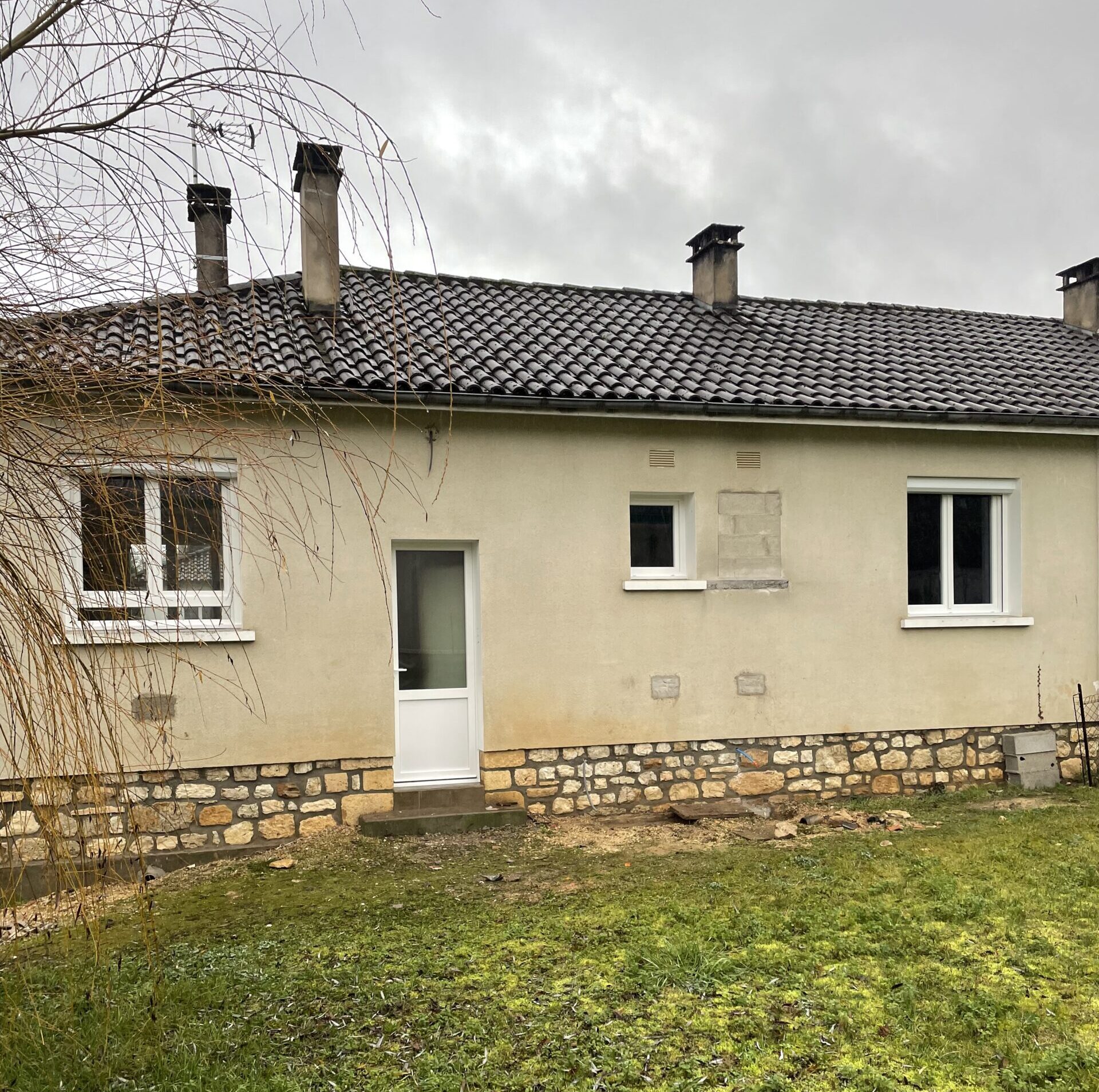 Porte d’entrée et fenêtres en PVC, menuiserie Tarn région toulousaine